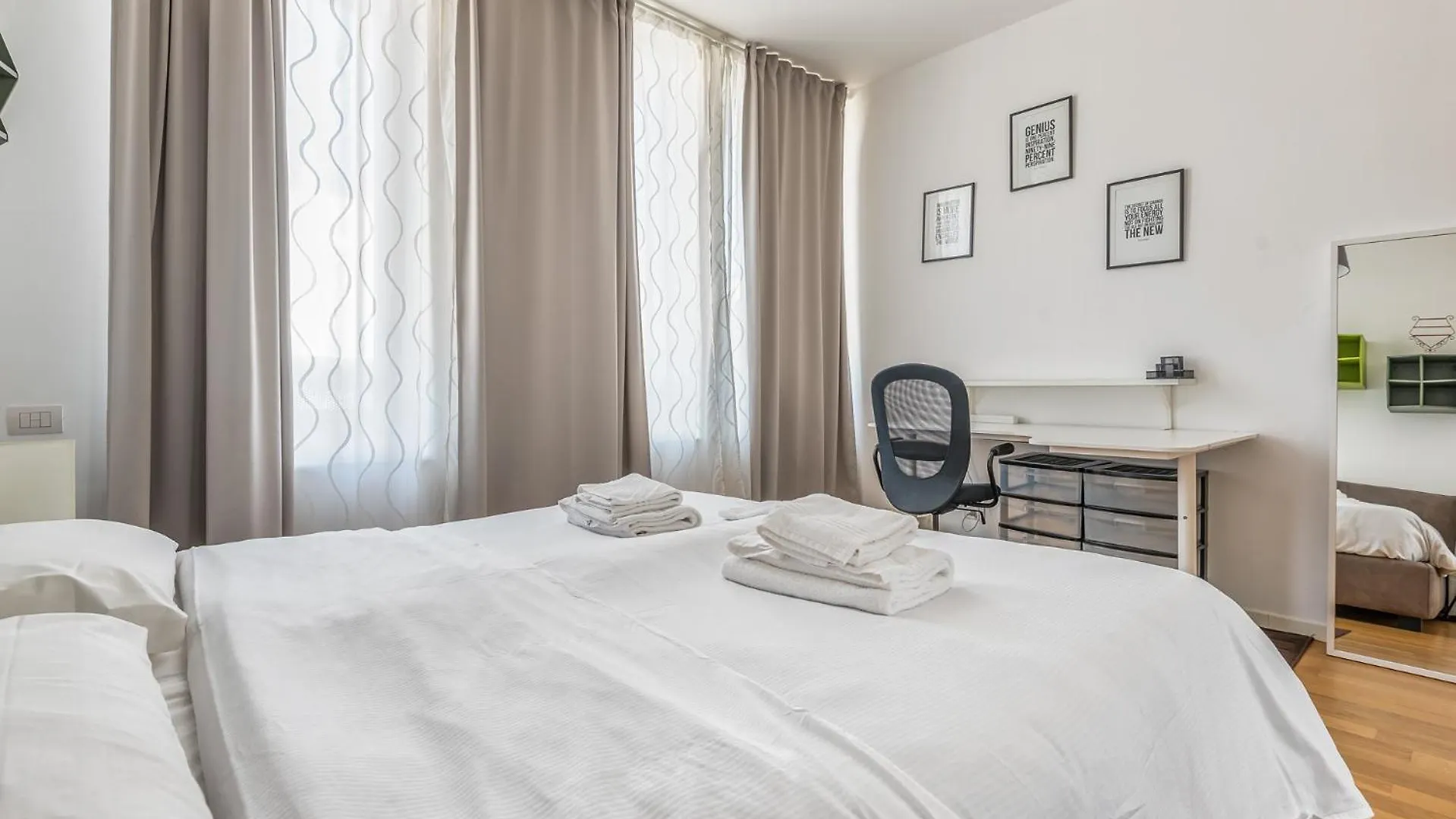Via De Sanctis 26 Milano 4 Pax Apartment 0*, Milan Italy