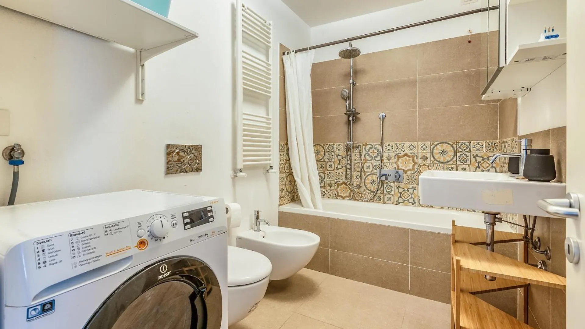 Via De Sanctis 26 Milano 4 Pax Apartment