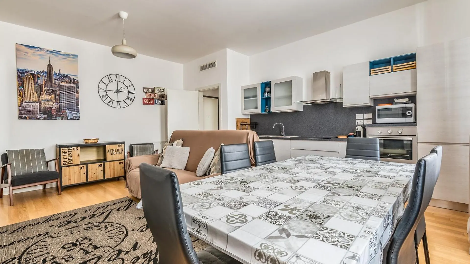 Via De Sanctis 26 Milano 4 Pax Apartment
